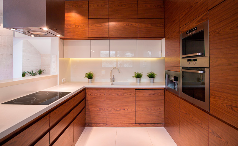 Tủ bếp bằng gỗ hiện đại